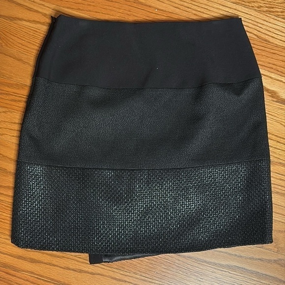 White House Black Market black multi textured mini midi Pencil Skirt metalic 4 - Picture 5 of 6